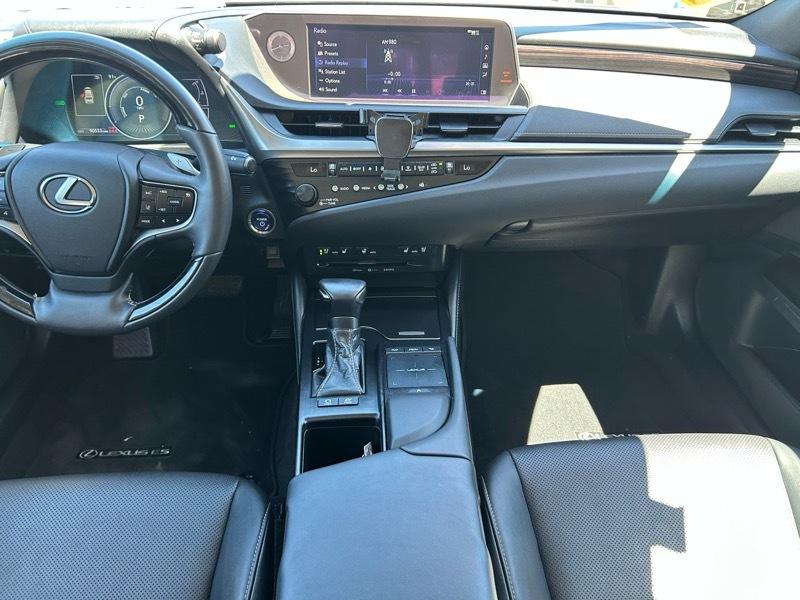 Lexus ES 300h Base 2019