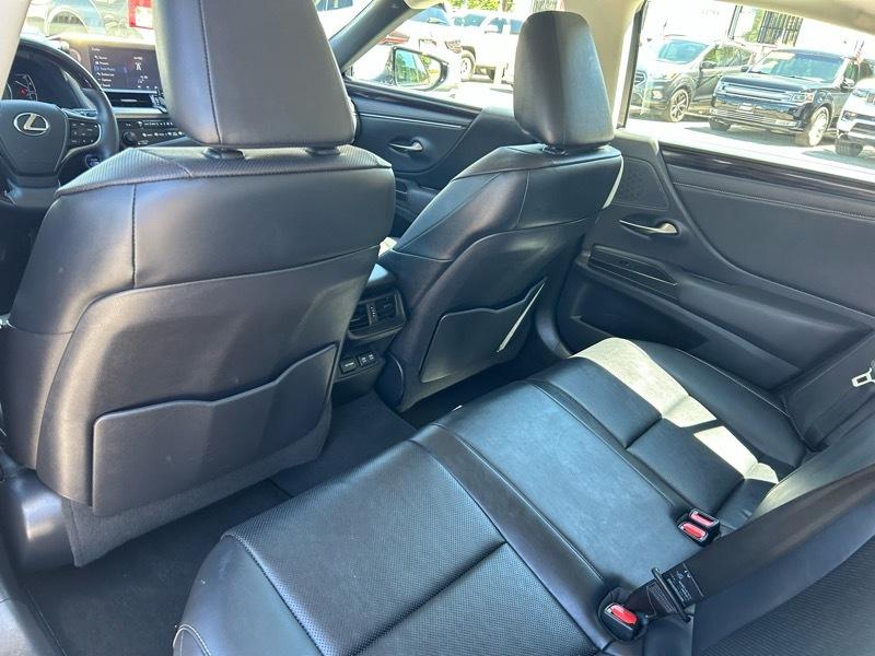Lexus ES 300h Base 2019