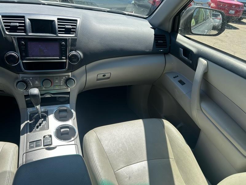 Toyota Highlander Hybrid 4WD 2013
