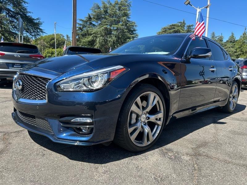 Infiniti Q70 3.7 2016