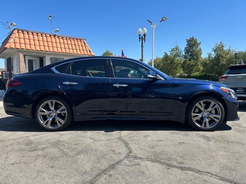 Infiniti Q70 3.7 2016