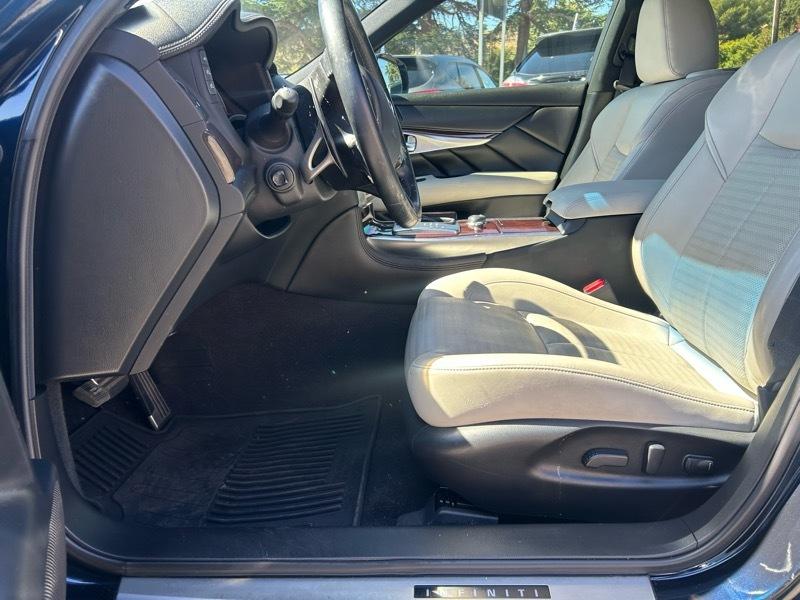 Infiniti Q70 3.7 2016