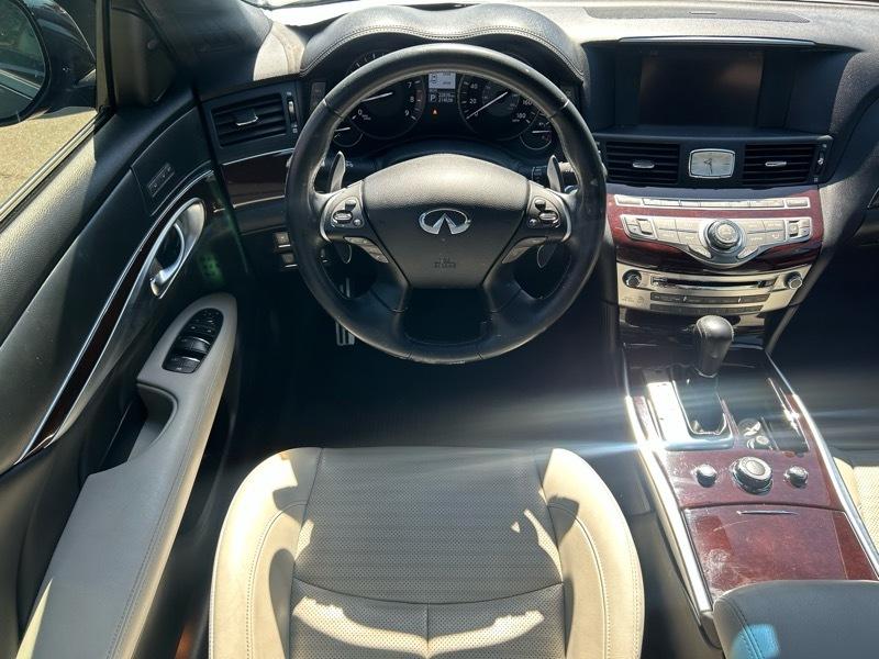 Infiniti Q70 3.7 2016