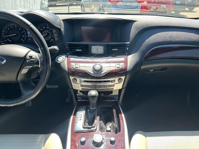 Infiniti Q70 3.7 2016
