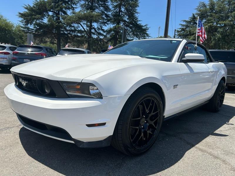 Ford Mustang GT convertible 2010