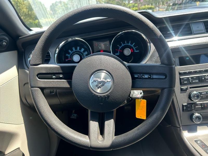 Ford Mustang GT convertible 2010