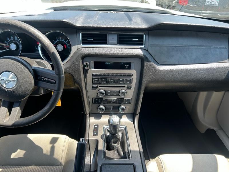 Ford Mustang GT convertible 2010