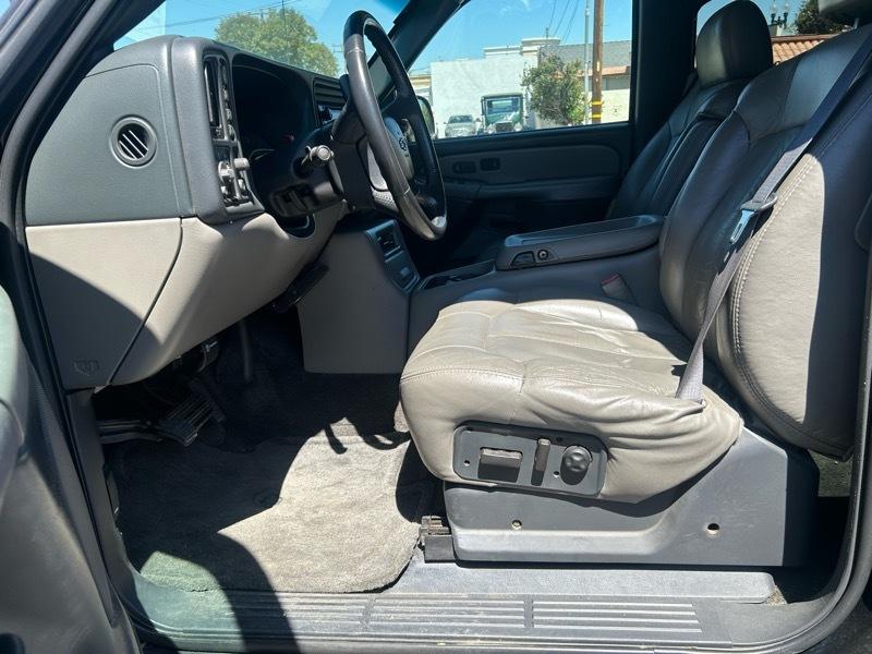 Chevrolet Suburban 2500 4WD 2002
