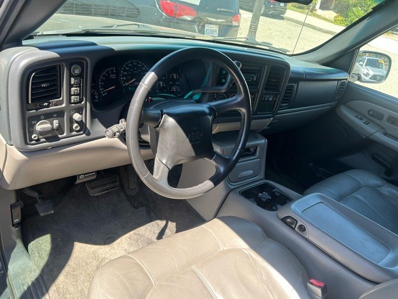 Chevrolet Suburban 2500 4WD 2002