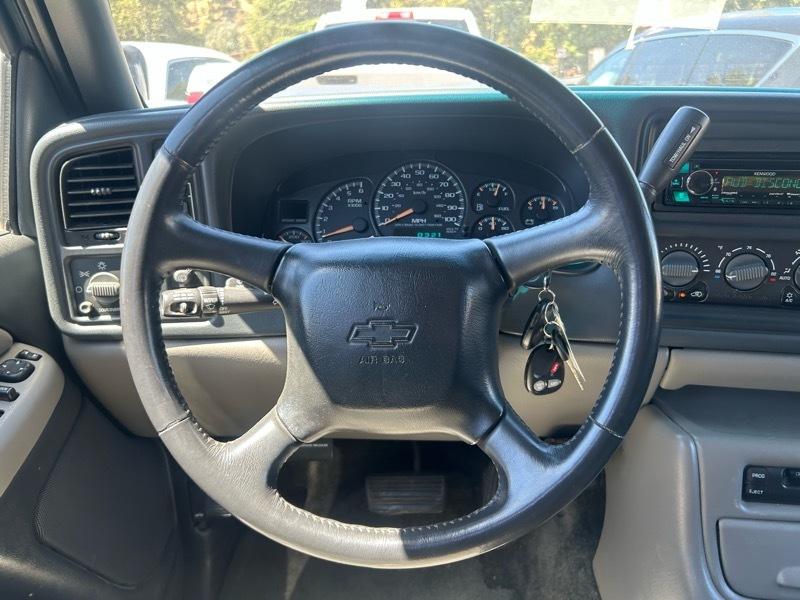 Chevrolet Suburban 2500 4WD 2002