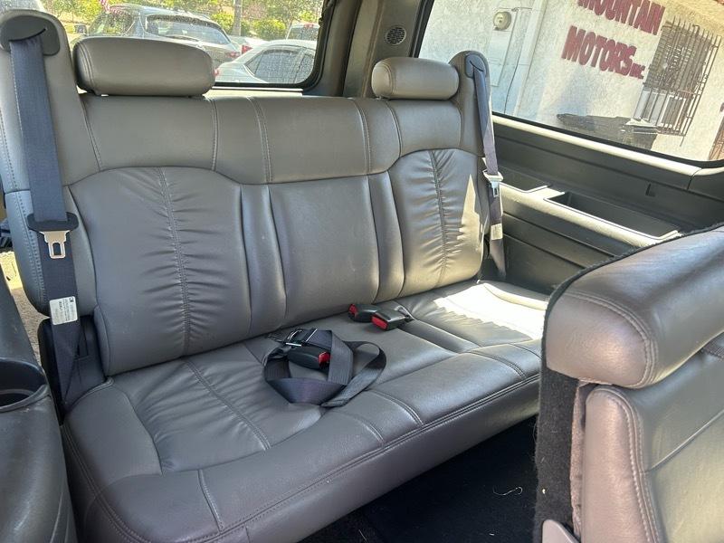 Chevrolet Suburban 2500 4WD 2002