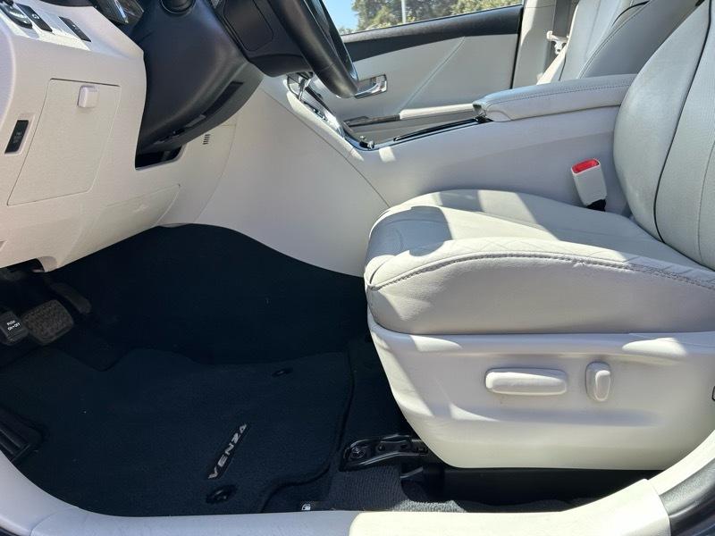 Toyota Venza XLE V6 FWD 2015