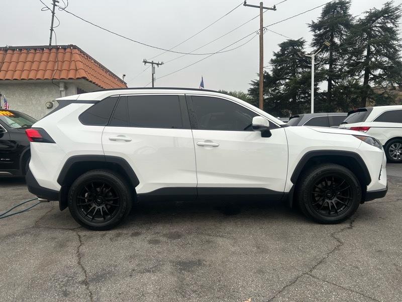 Toyota RAV4 LE AWD 2021