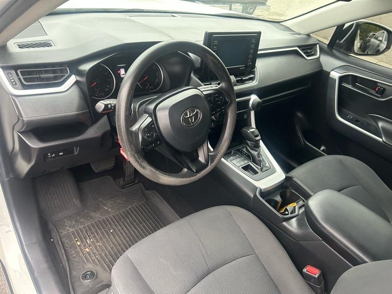 Toyota RAV4 LE AWD 2021