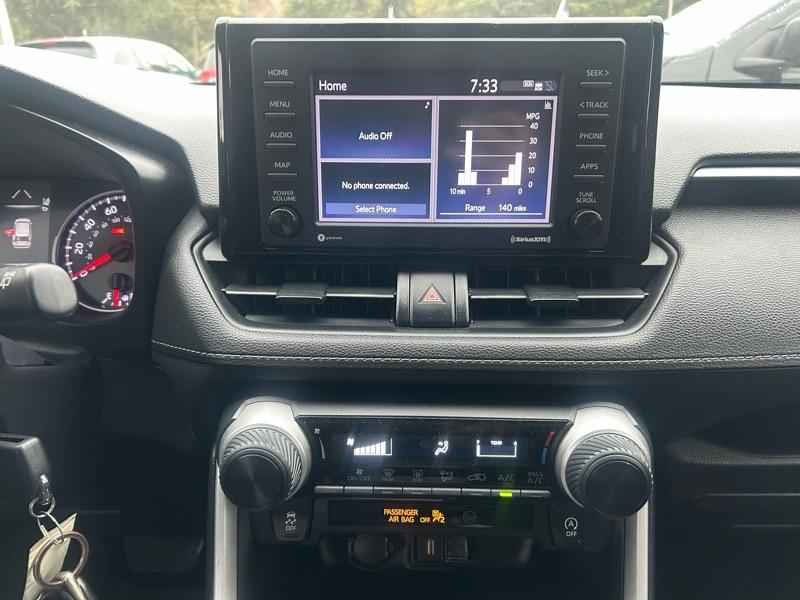 Toyota RAV4 LE AWD 2021