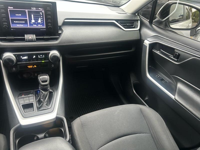 Toyota RAV4 LE AWD 2021