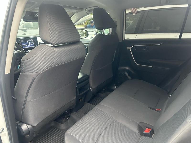 Toyota RAV4 LE AWD 2021