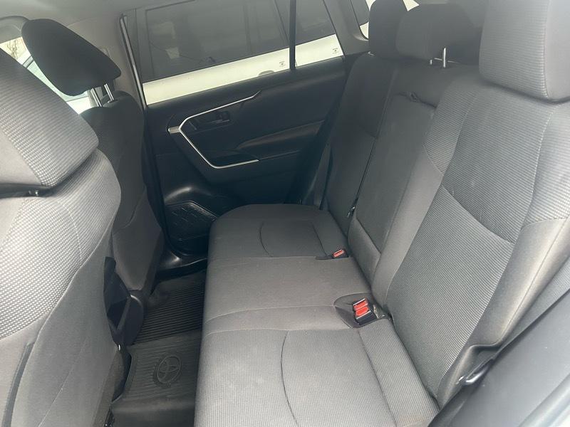 Toyota RAV4 LE AWD 2021
