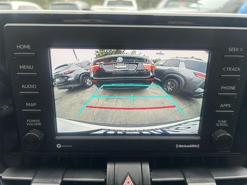 Toyota RAV4 LE AWD 2021