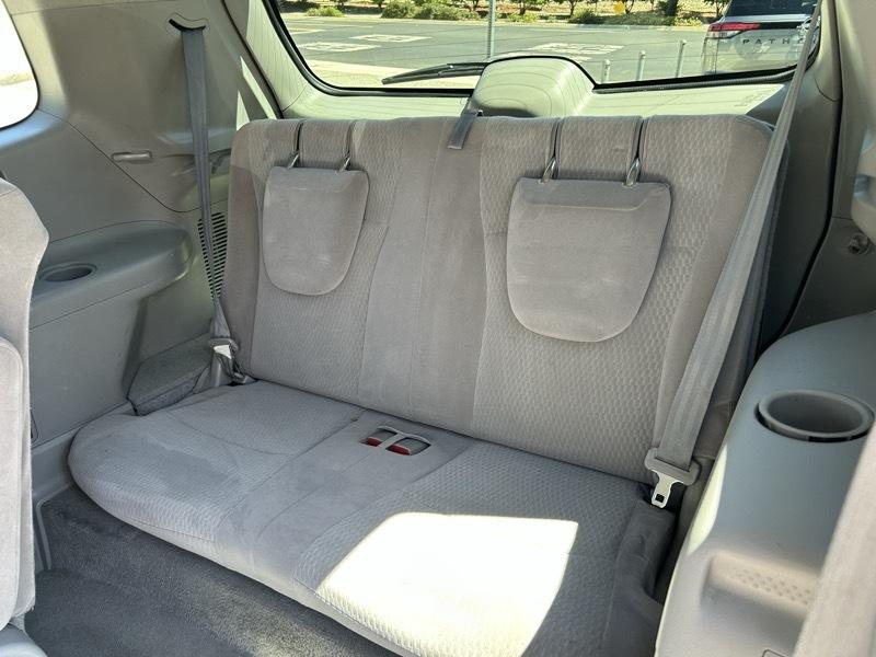 Toyota Highlander Base 2WD I4 2010