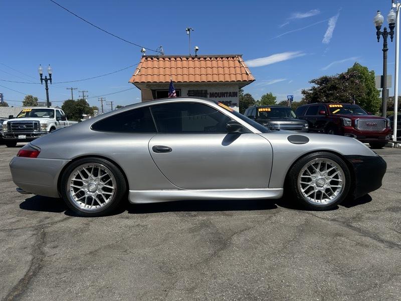 Porsche 911 Carrera Coupe 2000