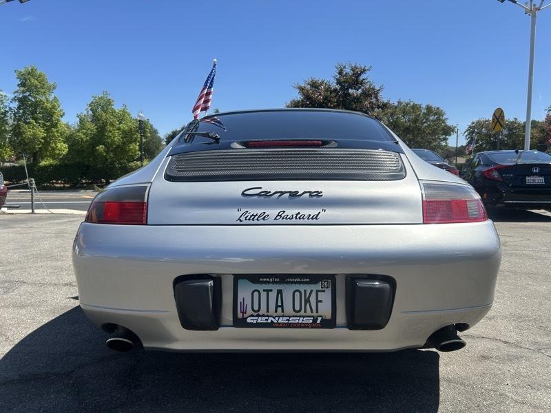 Porsche 911 Carrera Coupe 2000