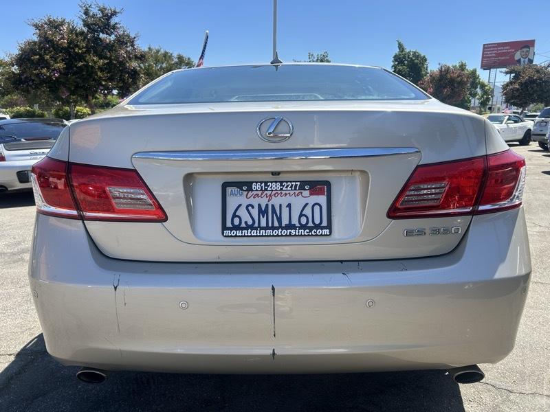 Lexus ES 350 Sedan 2011