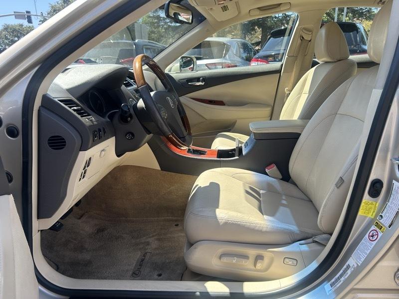 Lexus ES 350 Sedan 2011