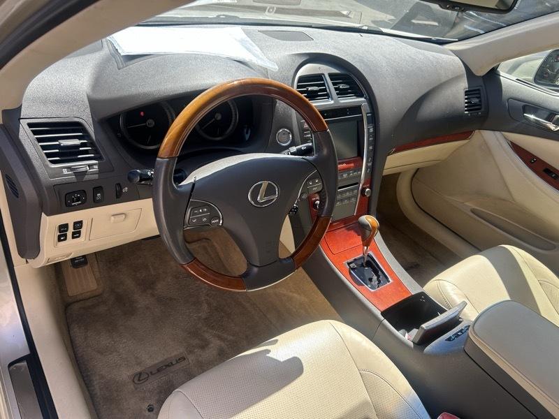 Lexus ES 350 Sedan 2011