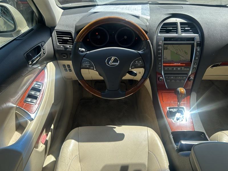 Lexus ES 350 Sedan 2011