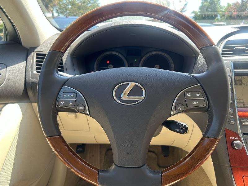 Lexus ES 350 Sedan 2011