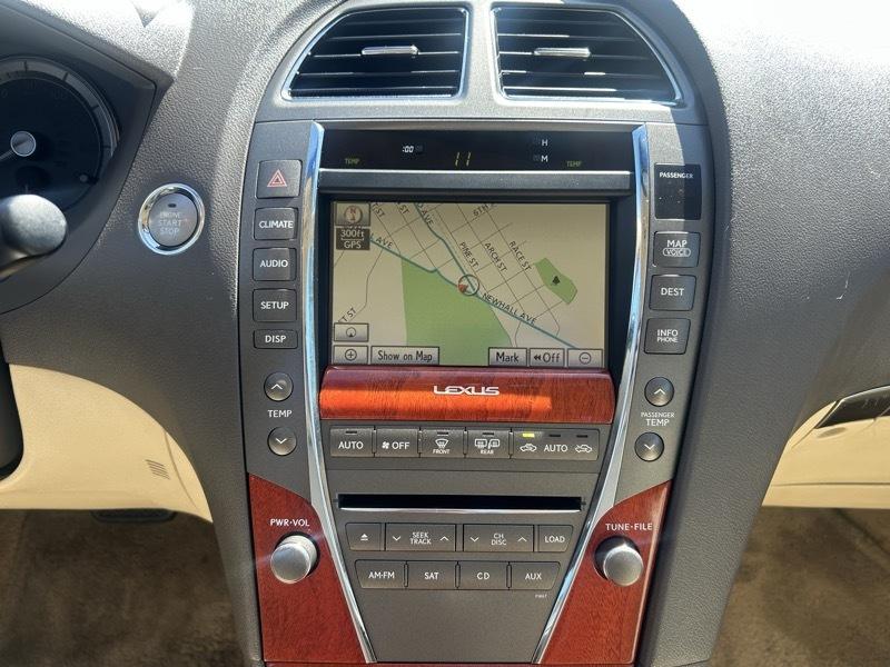 Lexus ES 350 Sedan 2011