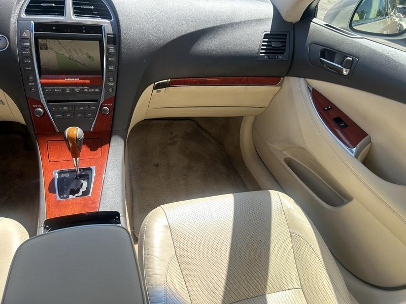 Lexus ES 350 Sedan 2011