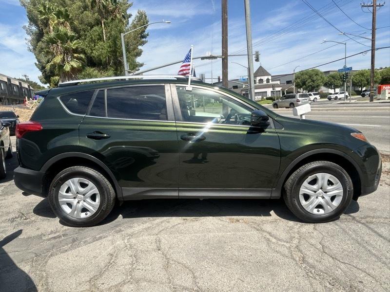 Toyota RAV4 LE FWD 2013