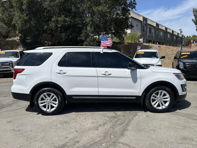 Ford Explorer XLT FWD 2017
