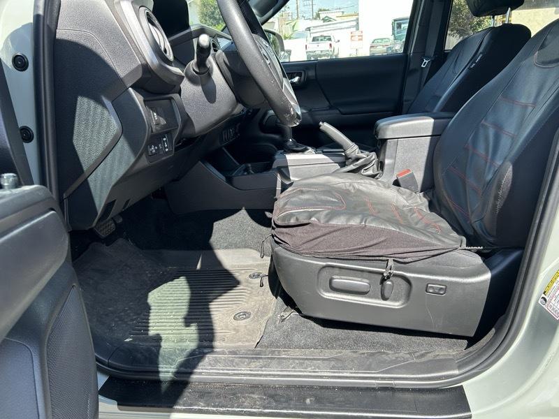 Toyota Tacoma TRD Sport Double Cab 5' Bed V6 4x2 AT (Natl) 2023