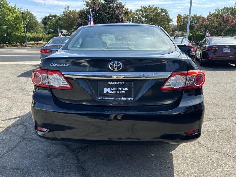 Toyota Corolla 4dr Sedan LE 4-Spd Auto 2013