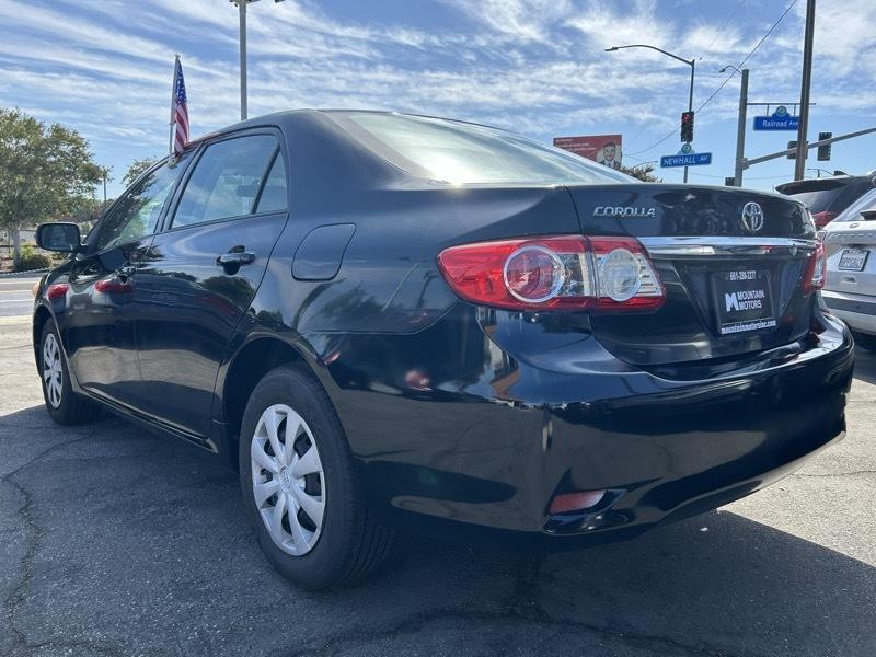 Toyota Corolla 4dr Sedan LE 4-Spd Auto 2013