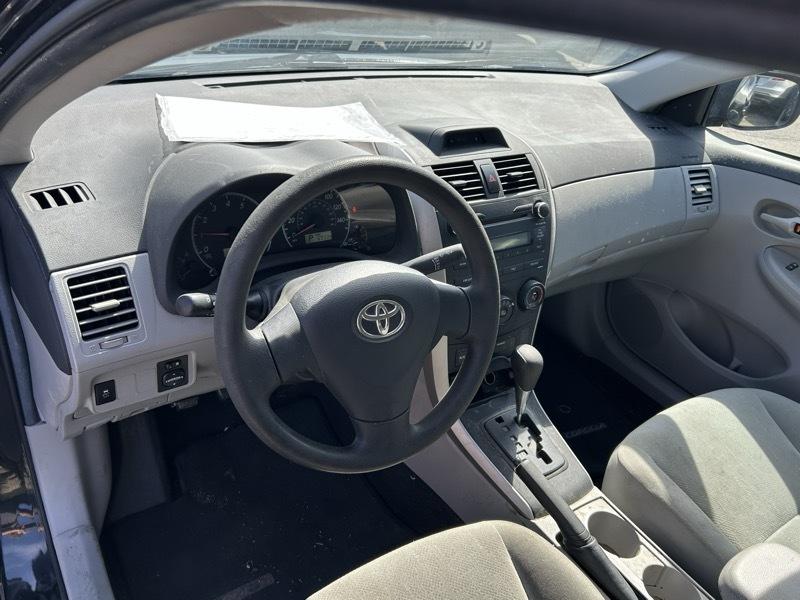 Toyota Corolla 4dr Sedan LE 4-Spd Auto 2013