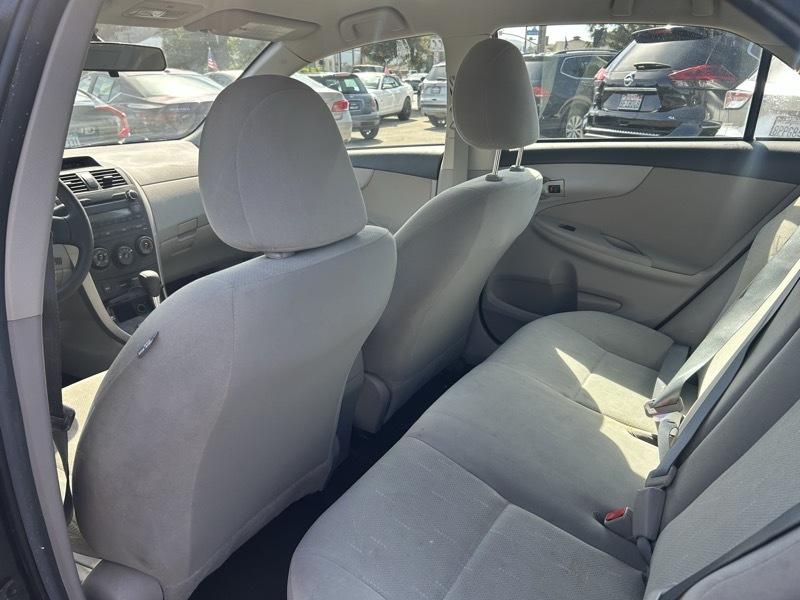 Toyota Corolla 4dr Sedan LE 4-Spd Auto 2013