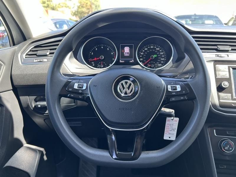 Volkswagen Tiguan S 2019