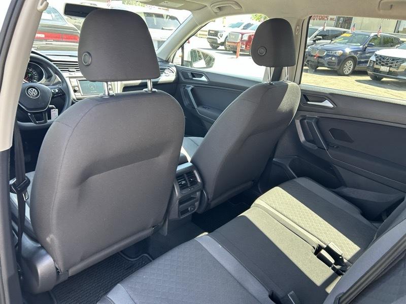 Volkswagen Tiguan S 2019