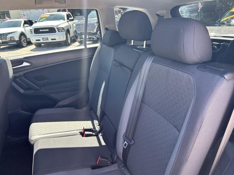 Volkswagen Tiguan S 2019