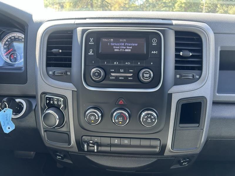 RAM 1500 Tradesman/Express Crew Cab SWB 2WD 2014
