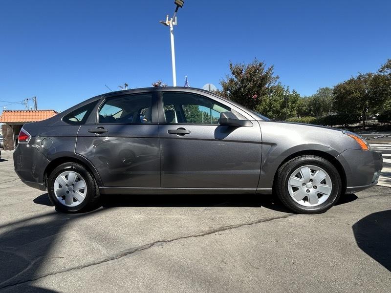 Ford Focus S Sedan 2010