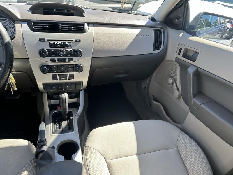 Ford Focus S Sedan 2010