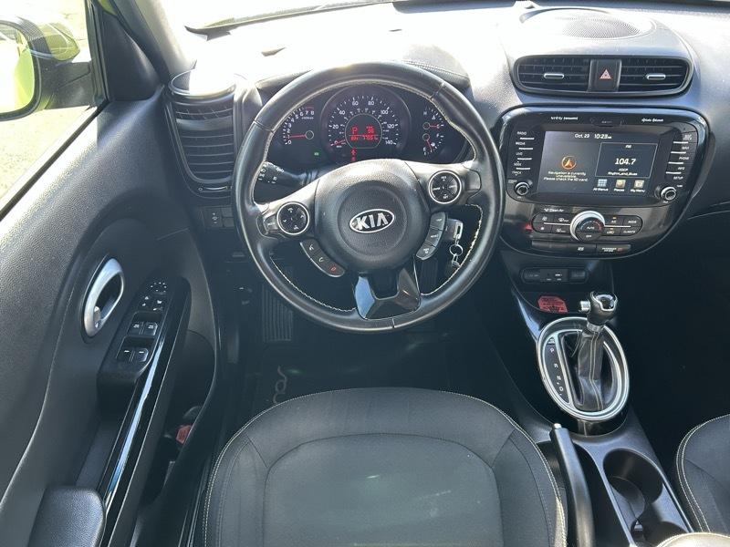 Kia Soul + w/Signature 2.0 Special Edition 2016
