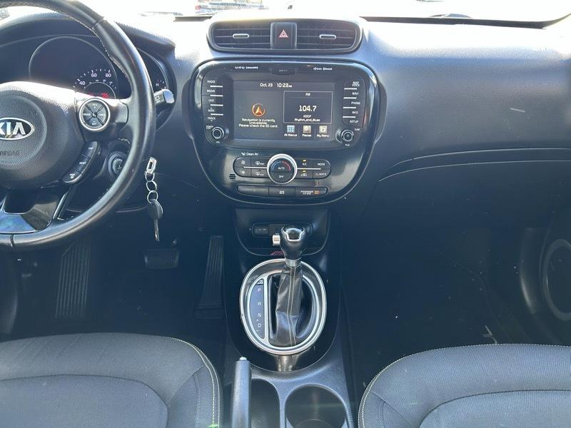 Kia Soul + w/Signature 2.0 Special Edition 2016