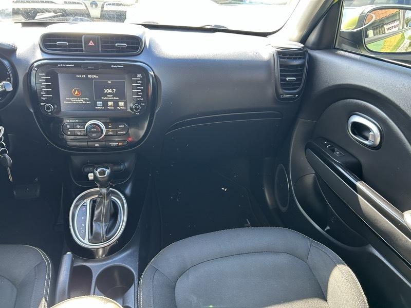 Kia Soul + w/Signature 2.0 Special Edition 2016