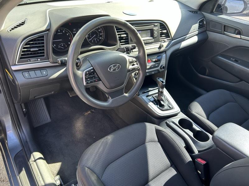 Hyundai Elantra SE 6AT 2018